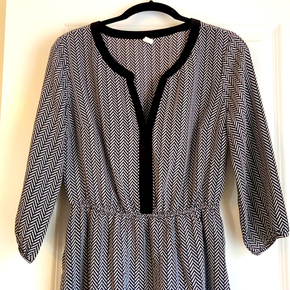 Black & white herringbone design dress. - Picture 2 of 2